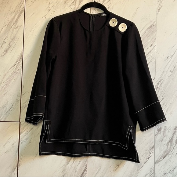 3/$60 Zara Pearl Shoulder Buttons Boxy Step Hem Black Blouse SZ XS - Picture 2 of 5